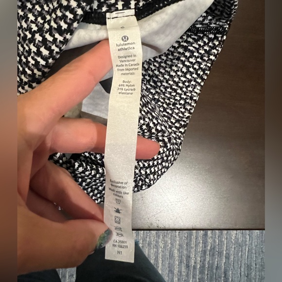 Lululemon Capri leggings - Picture 2 of 3